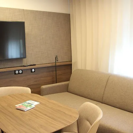 Novotel Normandie Hotel 4*