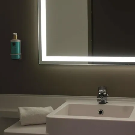 Novotel Normandie Отель